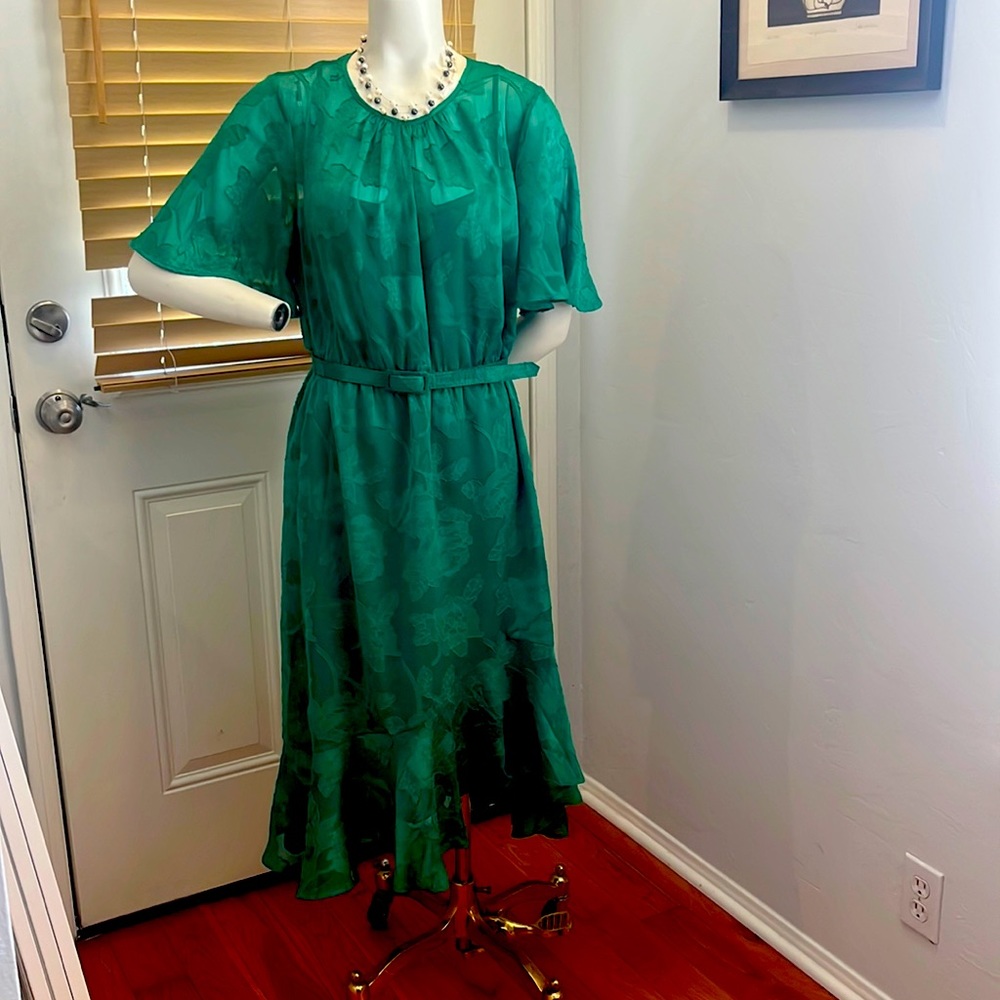 Beautiful Green lined Maggie London Dress Size 8